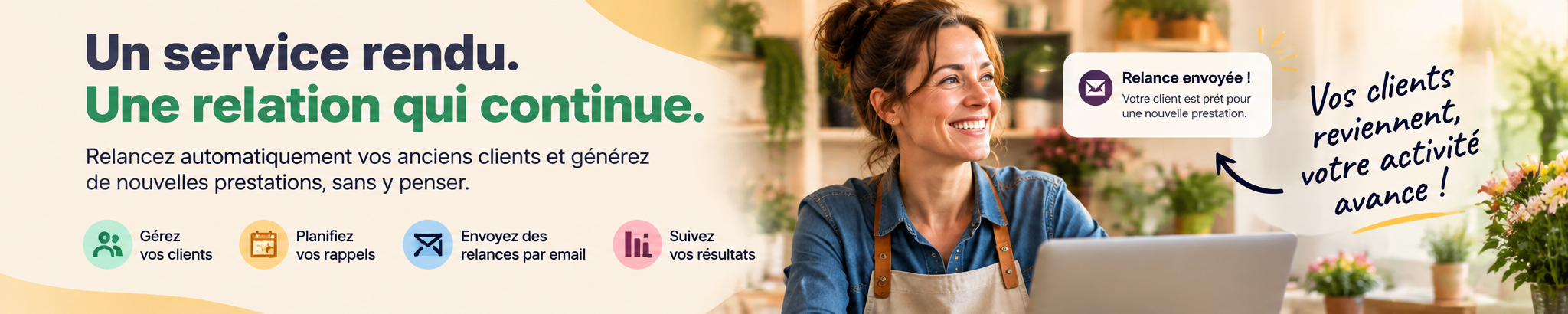 Une professionnelle souriante dans son atelier, accompagnée d’une illustration de relance client.